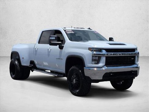 Used 2023 Chevrolet Silverado 3500 LT AWD/4WD image 2