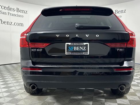 Used 2021 Volvo XC60 T5 Momentum image 5