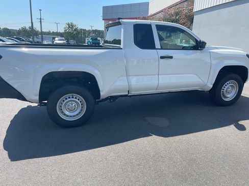 Used 2025 Toyota Tacoma SR w/ Towing Package RWD image 11