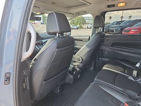 Used 2025 Honda Odyssey Touring image 19