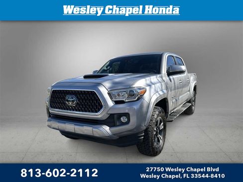 Used 2018 Toyota Tacoma TRD Sport image 1