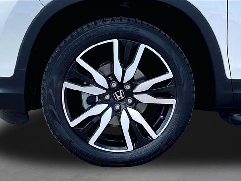Used 2019 Honda Pilot Touring image 8
