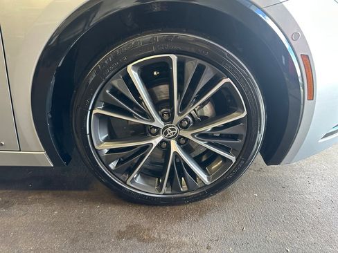 Used 2025 Toyota Prius Limited image 29