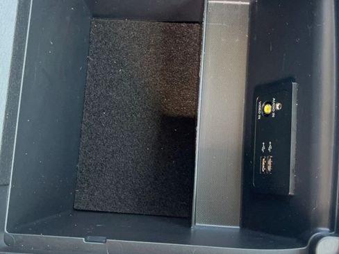 Used 2018 Nissan Pathfinder S FWD image 14
