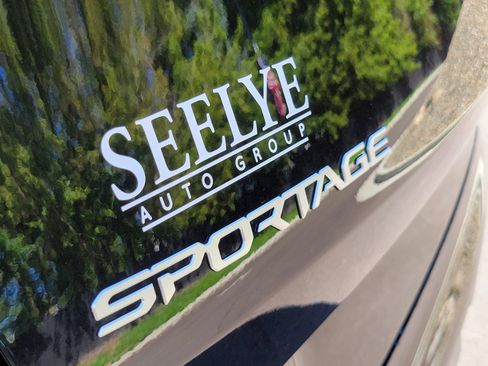 Certified 2025 Kia Sportage SX Prestige AWD/4WD image 36