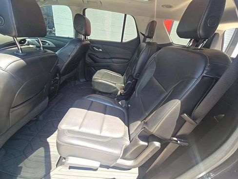 Used 2018 Chevrolet Traverse LT w/ LPO, Floor Liner Package AWD/4WD image 8