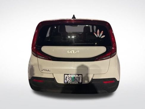 Used 2022 Kia Soul LX image 9