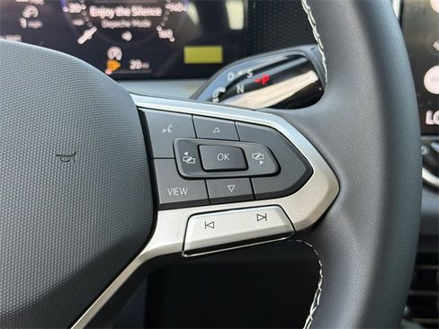 New 2026 Volkswagen Tiguan SE image 11