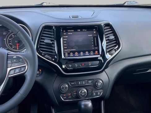 Used 2022 Jeep Cherokee Limited AWD/4WD image 7