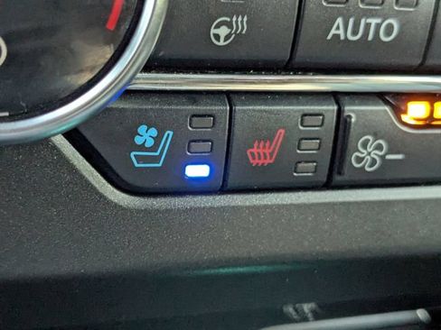 Used 2020 Ford Expedition XLT w/ Equipment Group 202A RWD image 23