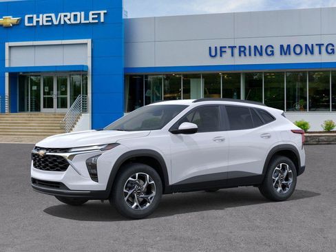 New 2026 Chevrolet Trax LT w/ LT Convenience Package FWD image 2