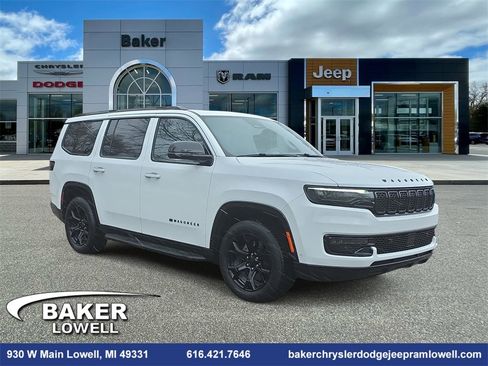 Used 2024 Jeep Wagoneer Series II image 1