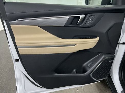 Certified 2026 Buick Enclave Preferred w/ LPO, Floor Liner Package image 22