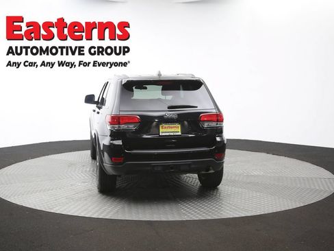 Used 2021 Jeep Grand Cherokee Laredo AWD/4WD image 39