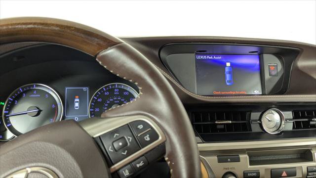 Used 2018 Lexus ES 350 w/ Luxury Package w/Wood Trim FWD image 32