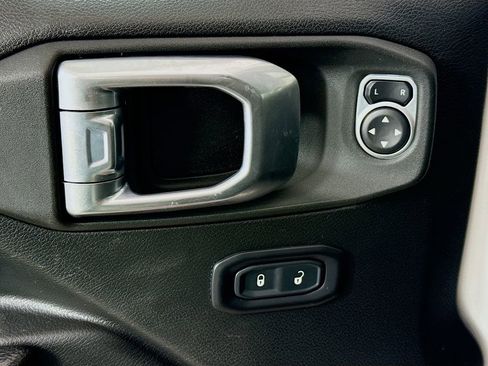 Used 2022 Jeep Wrangler Unlimited Rubicon image 19