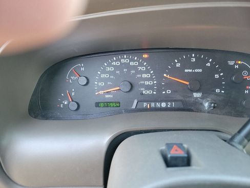 Used 2002 Ford Excursion XLT image 10