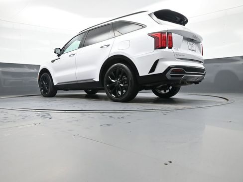 Certified 2023 Kia Sorento SX image 34