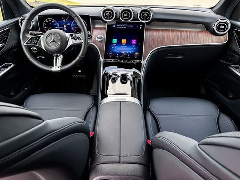 Certified 2025 Mercedes-Benz GLC 300 image 21