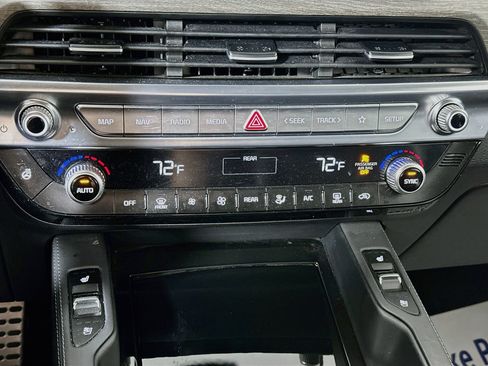 Used 2022 Kia Telluride SX w/ Nightfall Edition Package AWD/4WD image 16