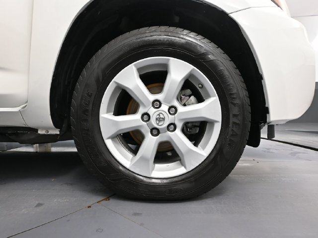 Used 2012 Toyota RAV4 EV FWD image 11
