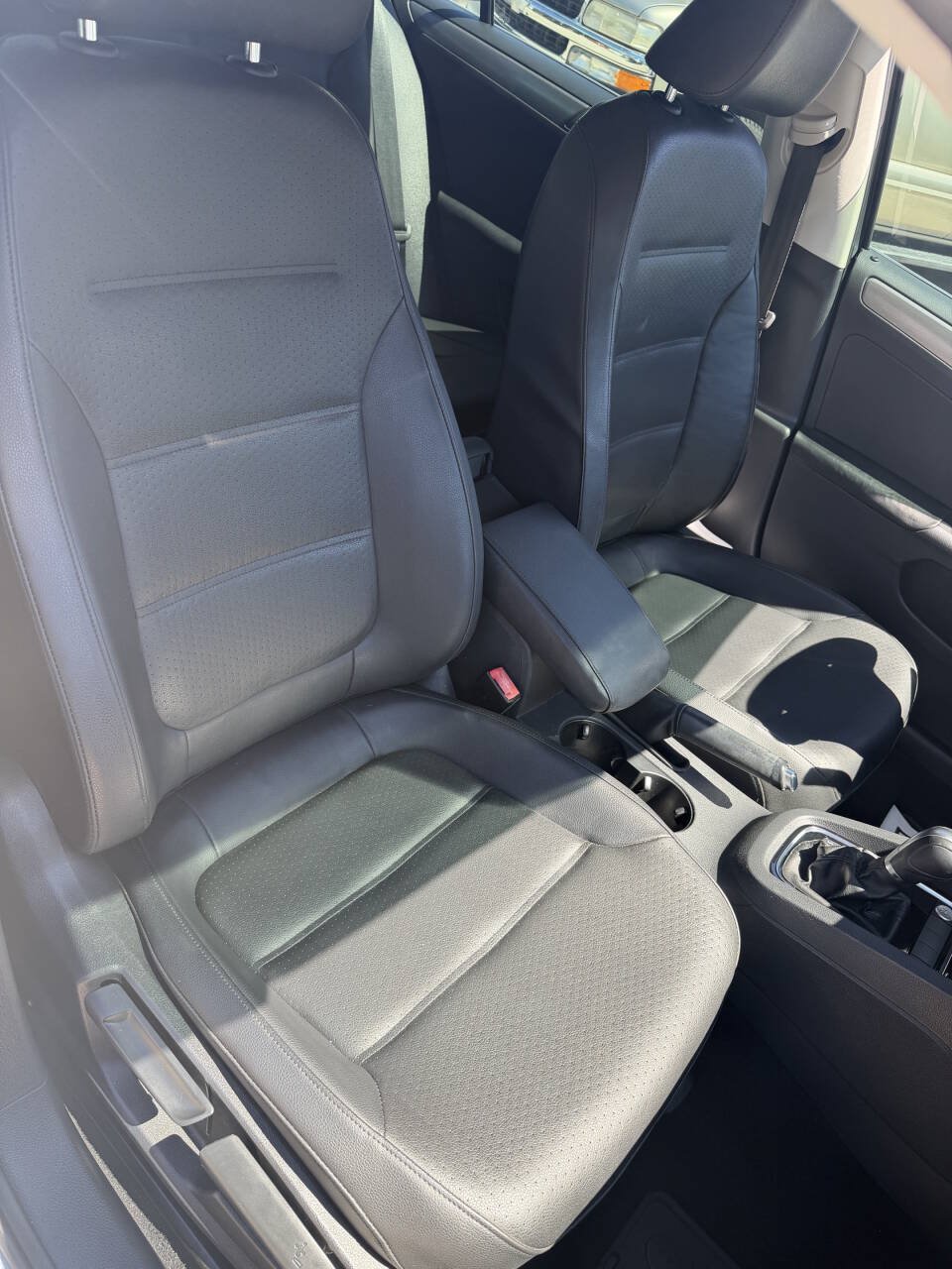 Used 2015 Volkswagen Jetta TDI SE FWD image 11