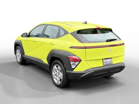 Certified 2025 Hyundai Kona SE image 3