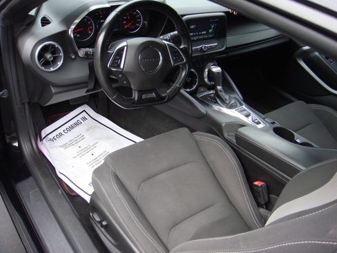 Used 2017 Chevrolet Camaro LT RWD image 11