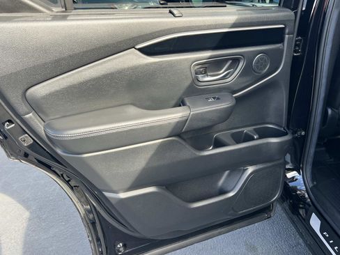 Used 2025 Honda Pilot EX-L image 20