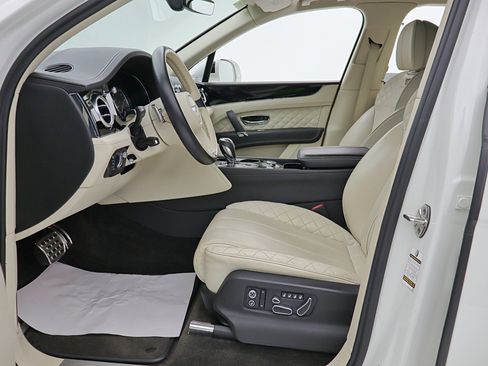Certified 2017 Bentley Bentayga AWD/4WD image 38