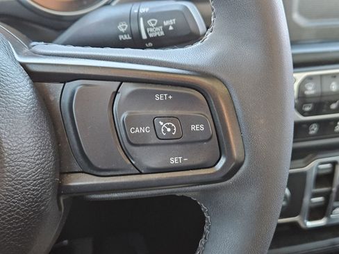 Used 2023 Jeep Gladiator Sport image 26