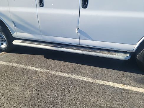 Used 2024 GMC Savana 2500 w/ Driver Convenience Package image 24