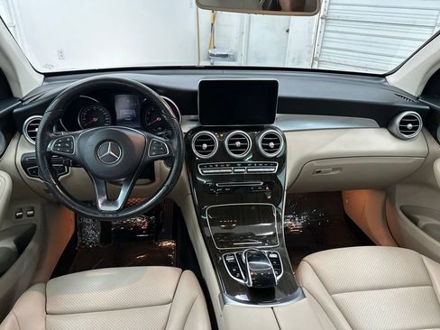 Used 2018 Mercedes-Benz GLC 350e 4MATIC image 23