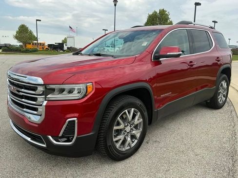 Used 2021 GMC Acadia SLT w/ Preferred Package AWD/4WD image 3