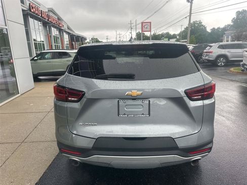 Used 2025 Chevrolet Blazer LT FWD image 4
