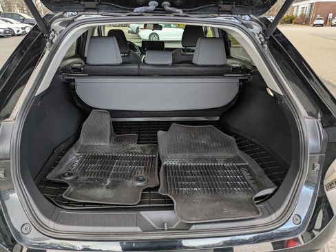 Used 2024 Toyota Venza LE image 13