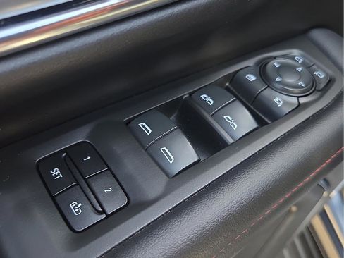 Used 2022 Chevrolet Tahoe RST w/ Luxury Package RWD image 11