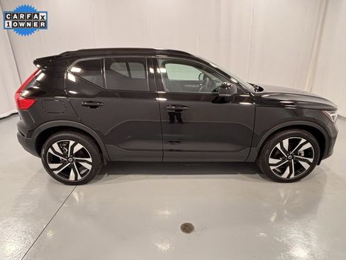 Certified 2025 Volvo XC40 B5 Plus image 5