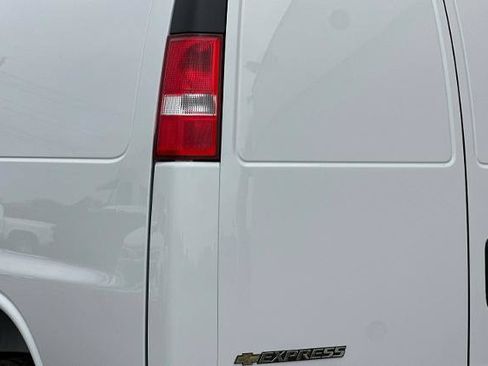 New 2026 Chevrolet Express 2500 w/ Driver Convenience Package RWD image 30