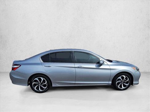 Used 2016 Honda Accord EX image 4