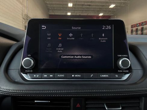 Used 2025 Nissan Rogue SV FWD image 30