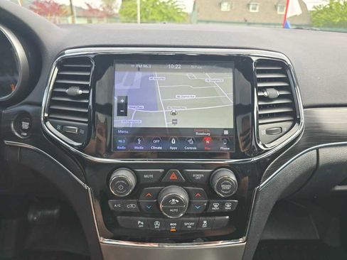 Used 2019 Jeep Grand Cherokee Limited w/ Luxury Group II AWD/4WD image 12
