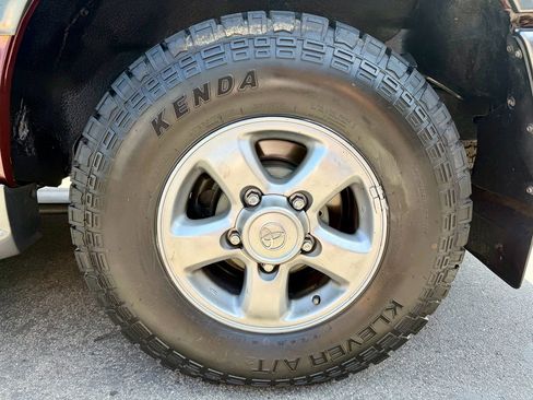Used 2001 Toyota Land Cruiser AWD/4WD image 23