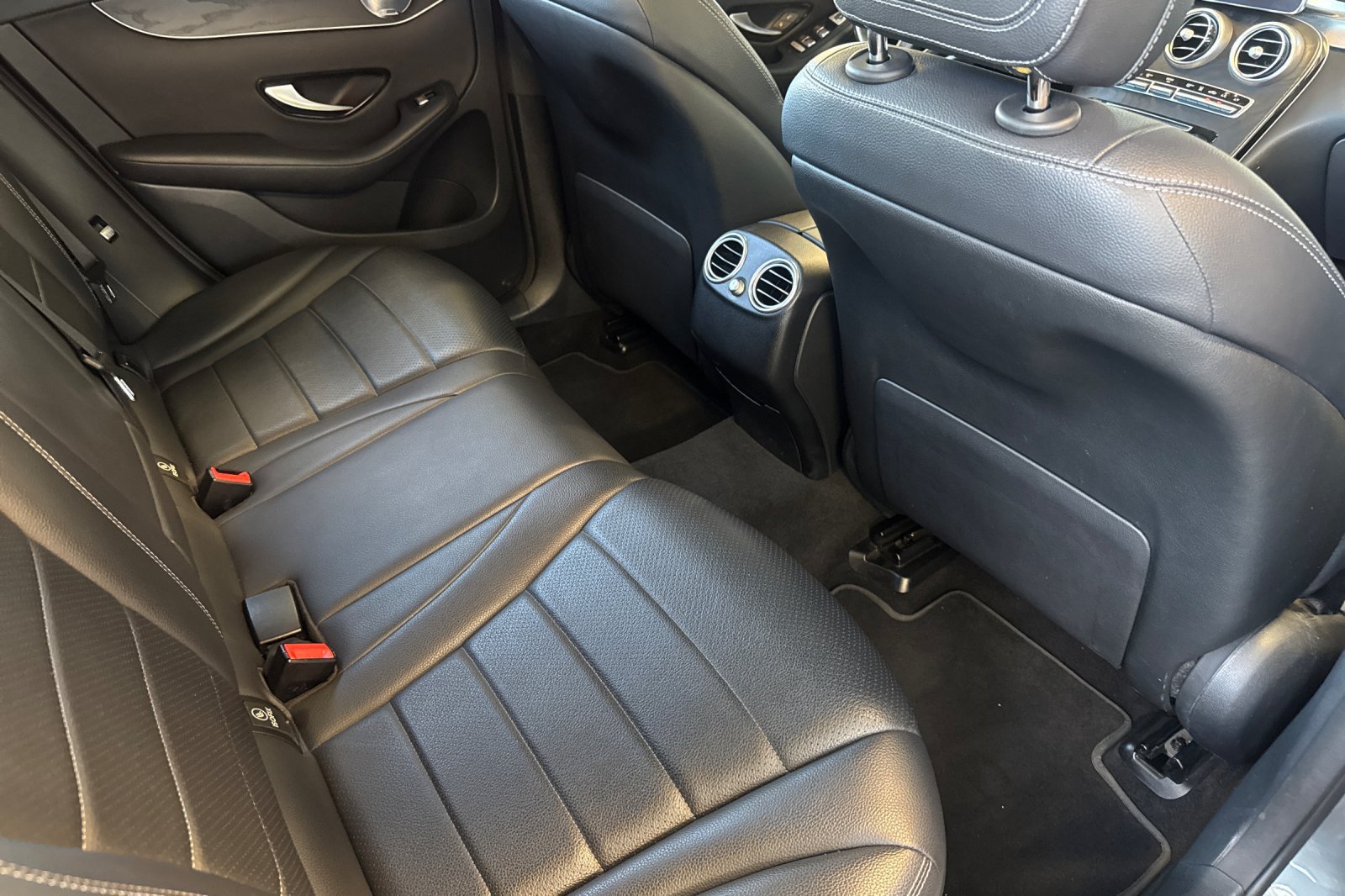 Used 2018 Mercedes-Benz GLC 350e 4MATIC image 17