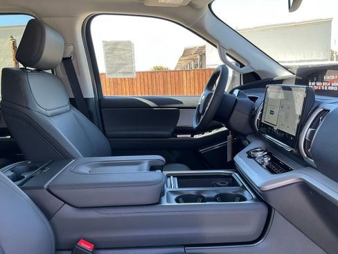 New 2026 Ford Expedition Active image 53