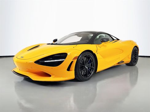 Used 2024 McLaren 750S image 3