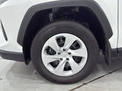 Certified 2025 Toyota RAV4 LE image 24