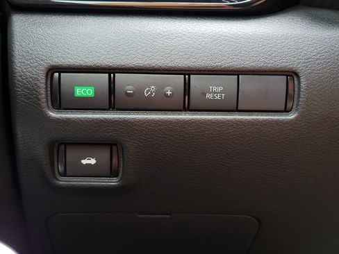 Used 2023 Nissan Sentra SR FWD image 29