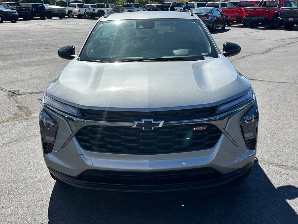 Certified 2025 Chevrolet Trax RS w/ Driver Confidence Package FWD image 9