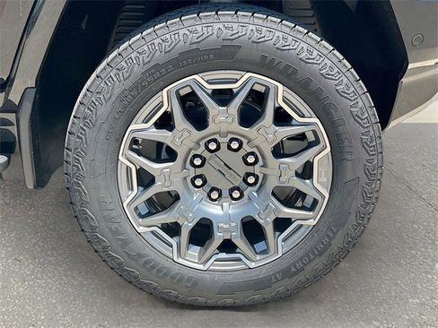 New 2025 GMC Hummer EV 3X image 19